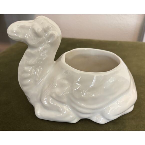Vintage California Pottery Camel Planter, Made in USA - Picture 4 of 7